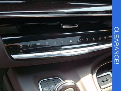 Certified 2023 Cadillac Escalade Sport Platinum AWD/4WD image 17