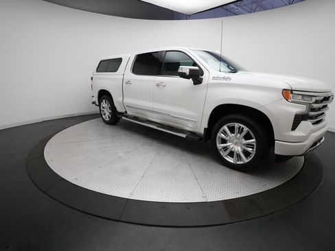 Certified 2023 Chevrolet Silverado 1500 High Country w/ Technology Package image 13