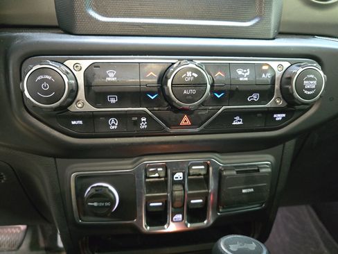 Used 2021 Jeep Wrangler Unlimited Sport AWD/4WD image 17