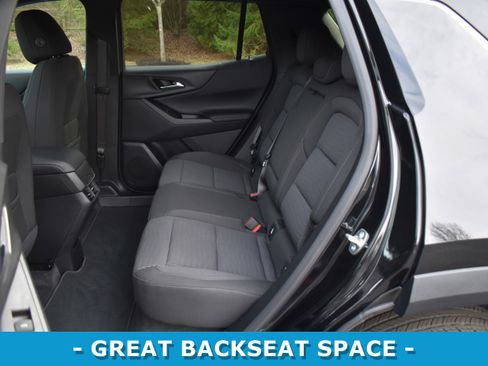 Used 2025 Chevrolet Equinox LT w/ Safety and Technology Package image 9