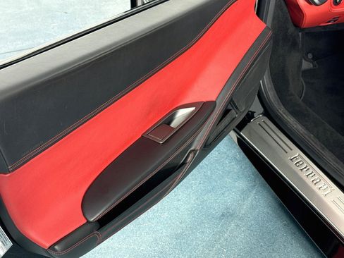 Used 2014 Ferrari 458 Italia Coupe RWD image 18