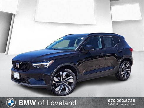 Used 2025 Volvo XC40 B5 Plus w/ Climate Package AWD/4WD image 1