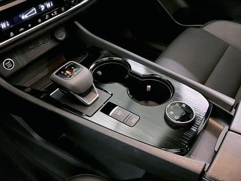 Used 2023 Nissan Rogue SV w/ SV Premium B Package image 16