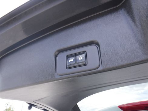 Used 2024 Nissan Rogue SV AWD/4WD image 8