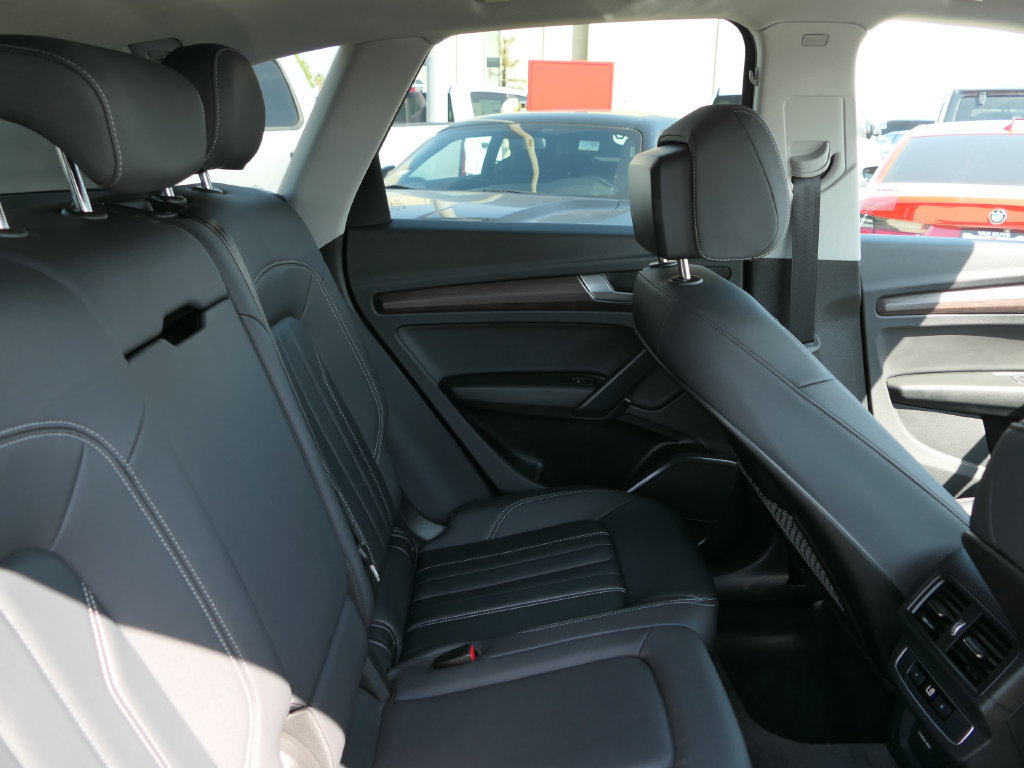 Used 2023 Audi Q5 2.0T Premium w/ Convenience Package AWD/4WD image 23