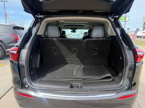 Used 2020 Buick Enclave Premium w/ Sun and Sites Package image 14