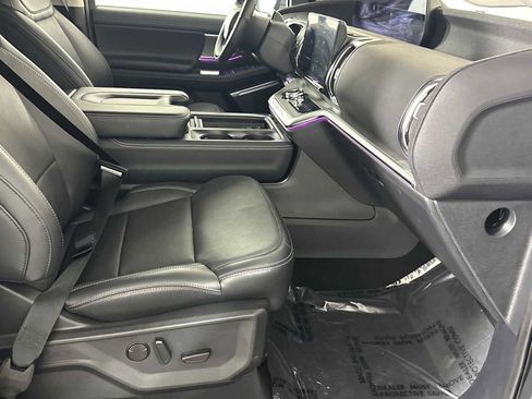 Used 2025 Ford Expedition Max Platinum w/ Driver's Package image 15