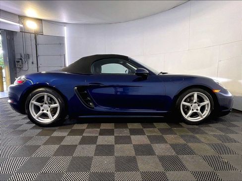 Used 2022 Porsche 718 Boxster RWD image 8