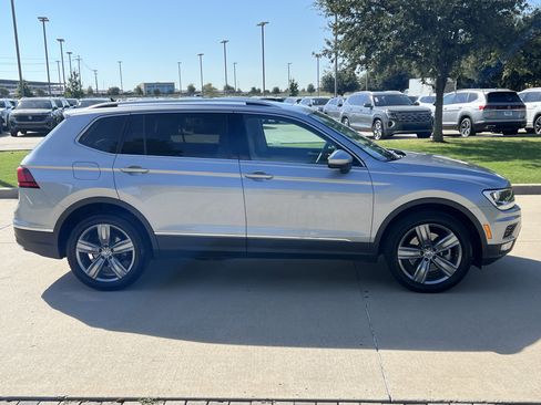 Certified 2020 Volkswagen Tiguan SEL image 11