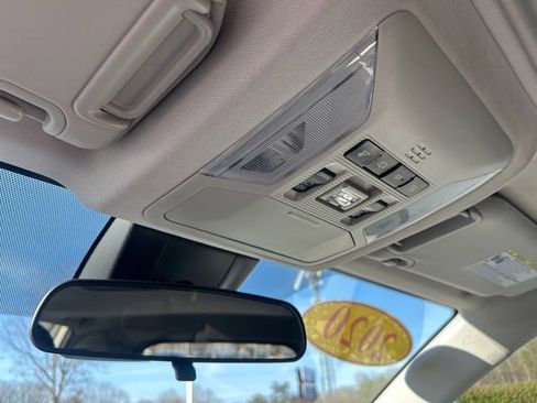 Used 2020 Toyota RAV4 XLE image 28