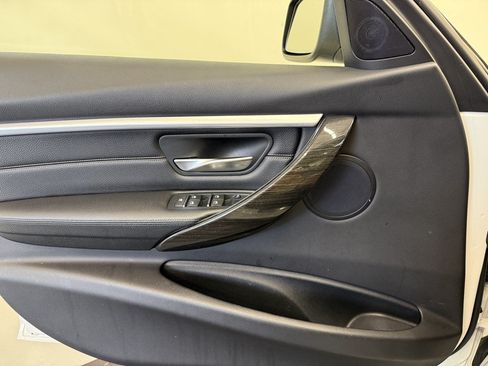 Used 2018 BMW 330i xDrive Wagon AWD/4WD image 23