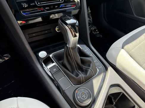 Used 2025 Volkswagen Taos SE image 22