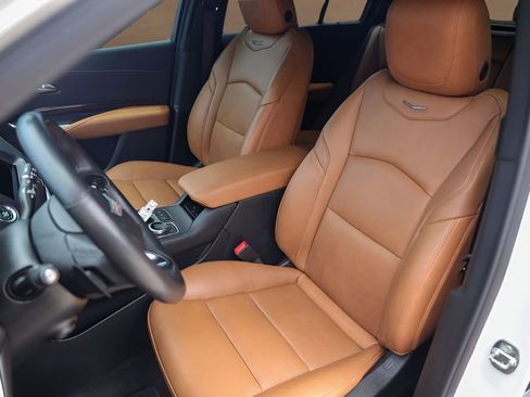 Certified 2023 Cadillac XT4 Sport FWD image 7