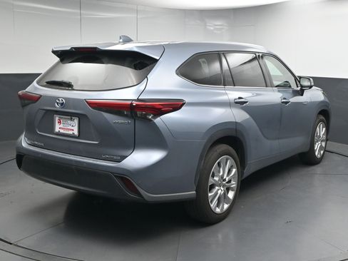 Used 2020 Toyota Highlander Limited image 8
