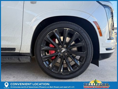 Used 2025 Cadillac Escalade Sport Platinum w/ LPO, ONYX Package image 9