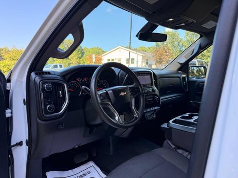 Used 2020 Chevrolet Silverado 1500 LT RWD image 18