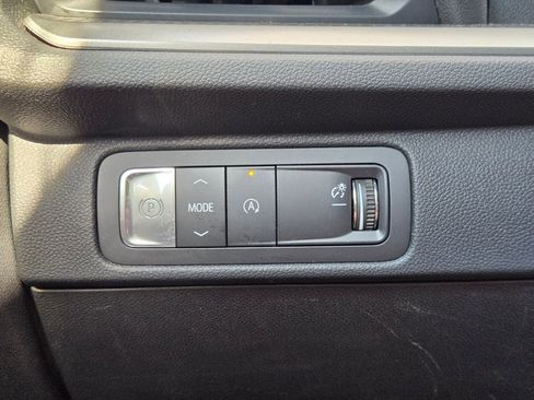 Used 2026 Chevrolet Traverse LT FWD image 27