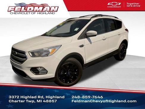 Used 2018 Ford Escape SE FWD image 1