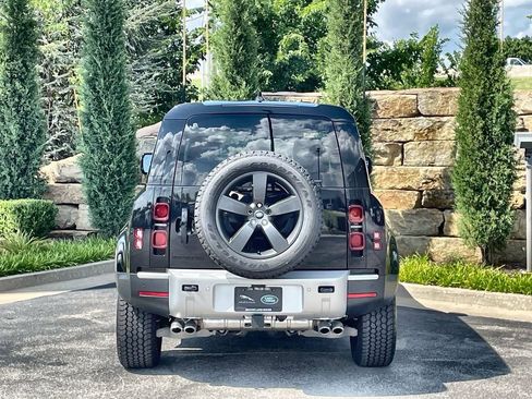 Certified 2024 Land Rover Defender 110 SE image 4