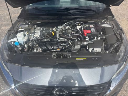 Used 2025 Nissan Altima 2.5 SV FWD image 30