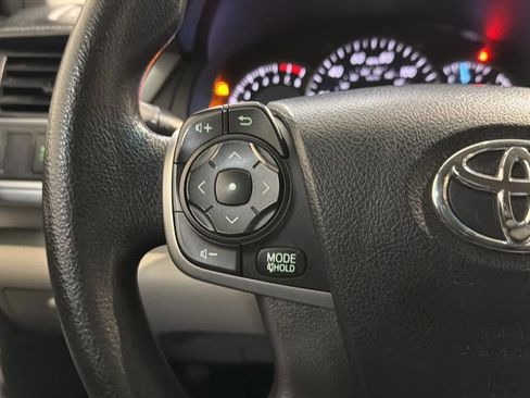 Used 2014 Toyota Camry LE image 24