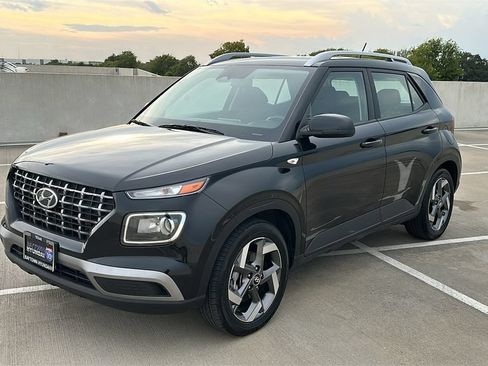 Used 2025 Hyundai Venue SEL FWD image 9