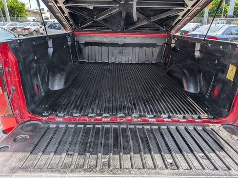 Used 2017 Chevrolet Silverado 1500 Custom w/ Custom Convenience Package RWD image 16