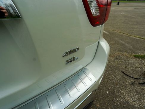 Used 2019 Nissan Pathfinder SL image 9