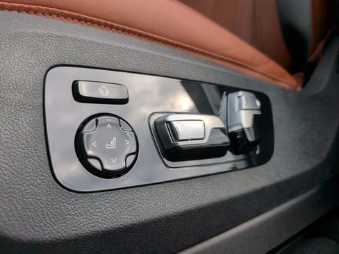 Used 2026 BMW X5 sDrive40i w/ Executive Package RWD image 29