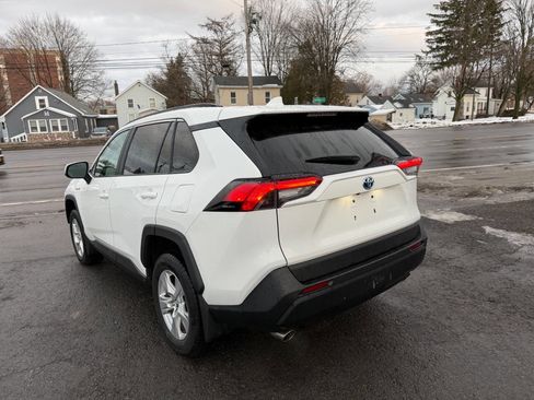 Used 2020 Toyota RAV4 XLE image 3