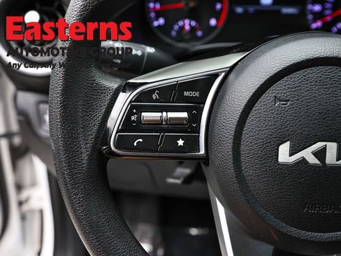 Used 2022 Kia Forte LXS FWD image 14