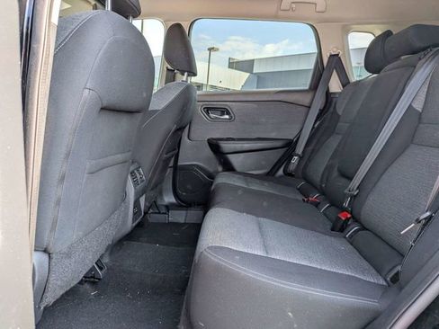 Used 2021 Nissan Rogue SV image 13