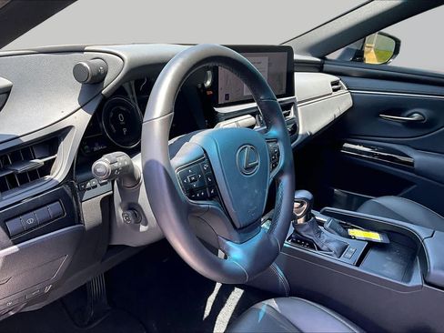 Used 2025 Lexus ES 300h w/ Premium Package FWD image 17