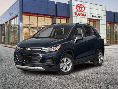 Used 2018 Chevrolet Trax LT w/ LT Convenience Package FWD image 2
