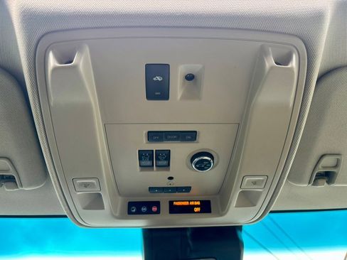 Used 2018 Cadillac Escalade Premium Luxury image 28