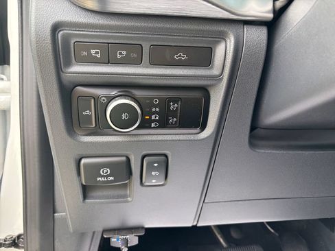 Used 2023 Ford F150 Lariat w/ Equipment Group 502A High AWD/4WD image 31