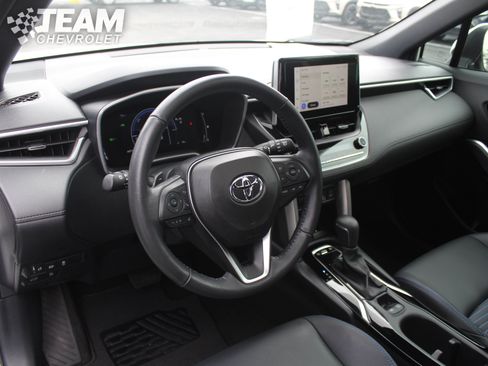 Used 2024 Toyota Corolla Cross AWD Hybrid w/ Convenience Package image 13