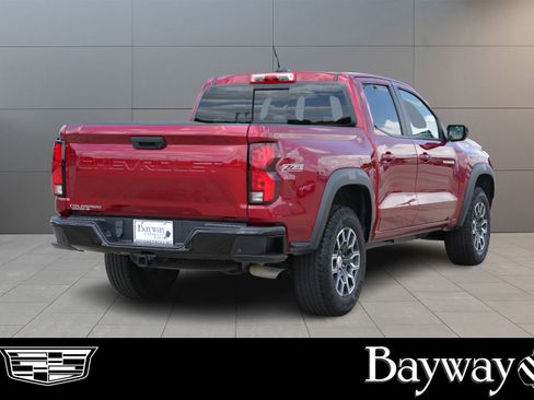 Used 2024 Chevrolet Colorado Z71 w/ Z71 Convenience Package 2 AWD/4WD image 5