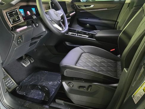 New 2026 Volkswagen Atlas SEL Premium R-Line AWD/4WD image 7