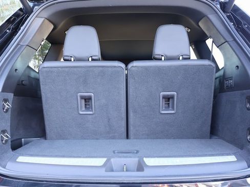 Used 2024 Cadillac XT6 Premium Luxury image 17