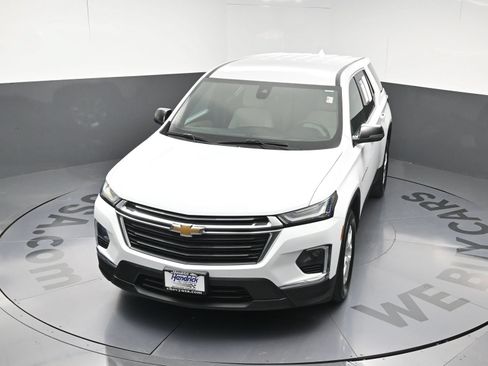 Used 2022 Chevrolet Traverse LS FWD image 30