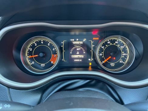 Used 2015 Jeep Cherokee Latitude w/ Cold Weather Group image 24