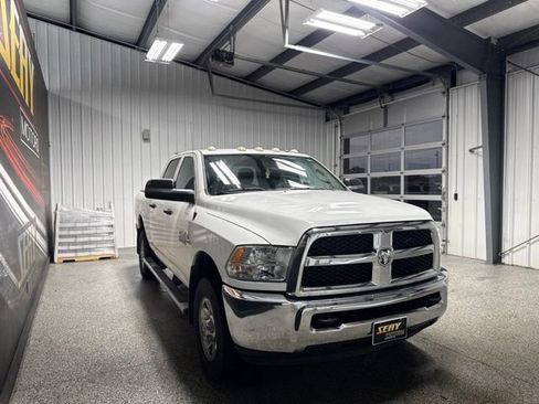 Used 2015 RAM 2500 Tradesman w/ Chrome Appearance Group AWD/4WD image 13