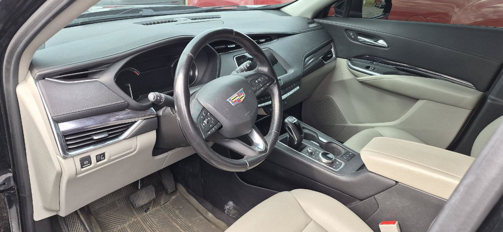 Used 2019 Cadillac XT4 Luxury w/ Cold Weather Package AWD/4WD image 6