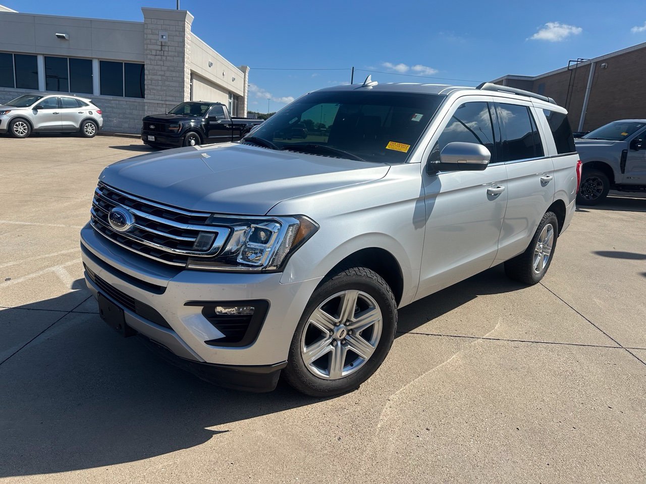 Used 2019 Ford Expedition XLT w/ Equipment Group 202A RWD image 11