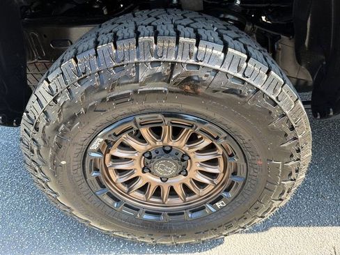 Used 2025 Toyota Tacoma TRD Sport image 17