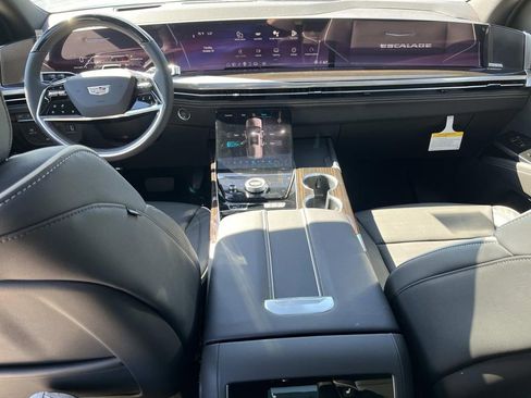 New 2026 Cadillac Escalade Luxury w/ Touring Package image 15