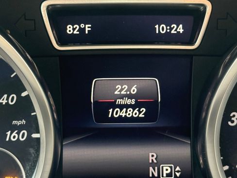 Used 2014 Mercedes-Benz GL 550 4MATIC image 35