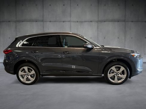Used 2025 Audi Q5 Premium Plus w/ Premium Plus AWD/4WD image 6