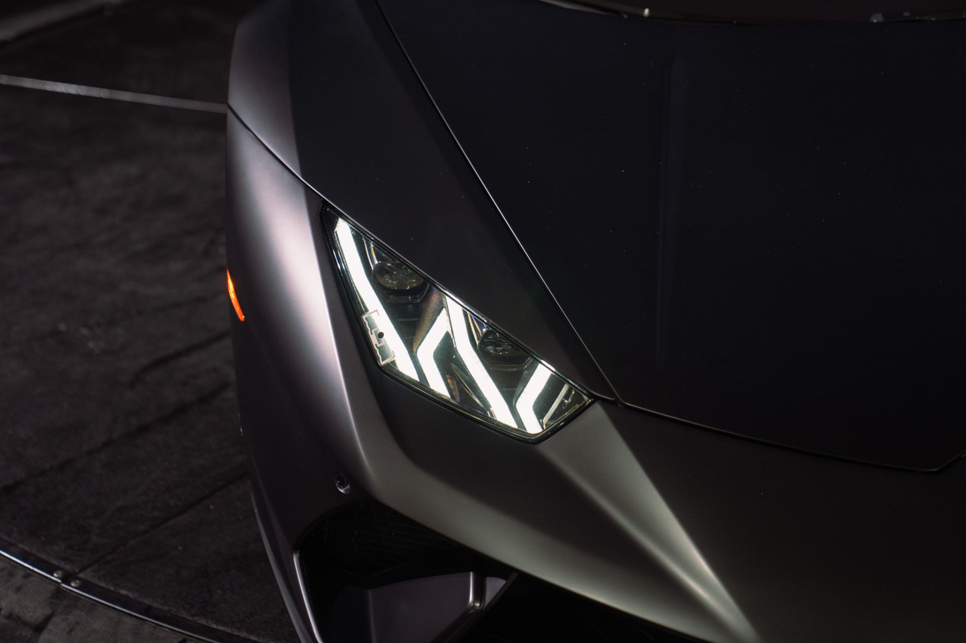 Used 2018 Lamborghini Huracan Performante AWD/4WD image 11